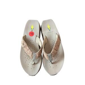 VOLATILE Women’s Woven Natural Raffia Platform Thong Wedge Sandal! Size 9